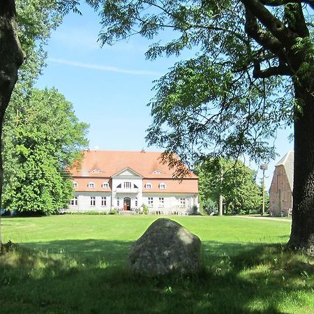 Landhotel Gut Zarrentin Gransebieth Exterior photo