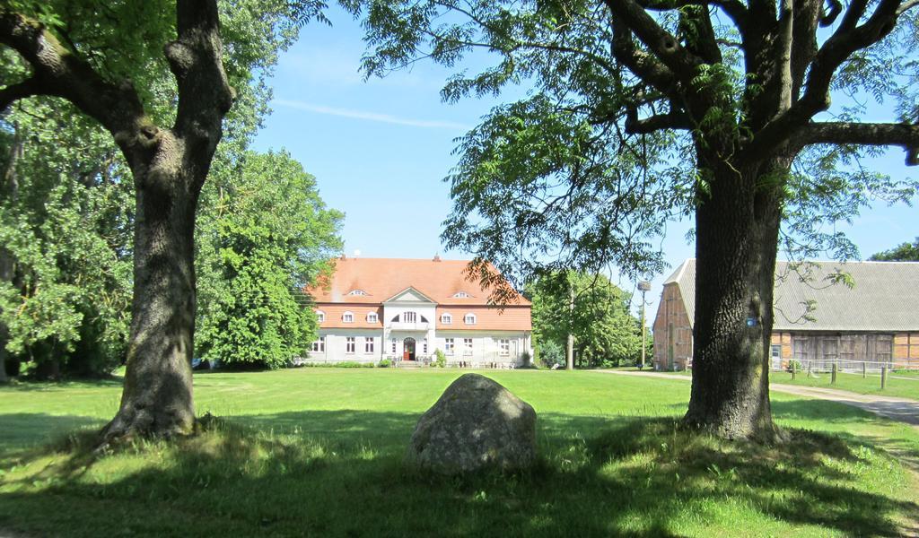 Landhotel Gut Zarrentin Gransebieth Exterior photo